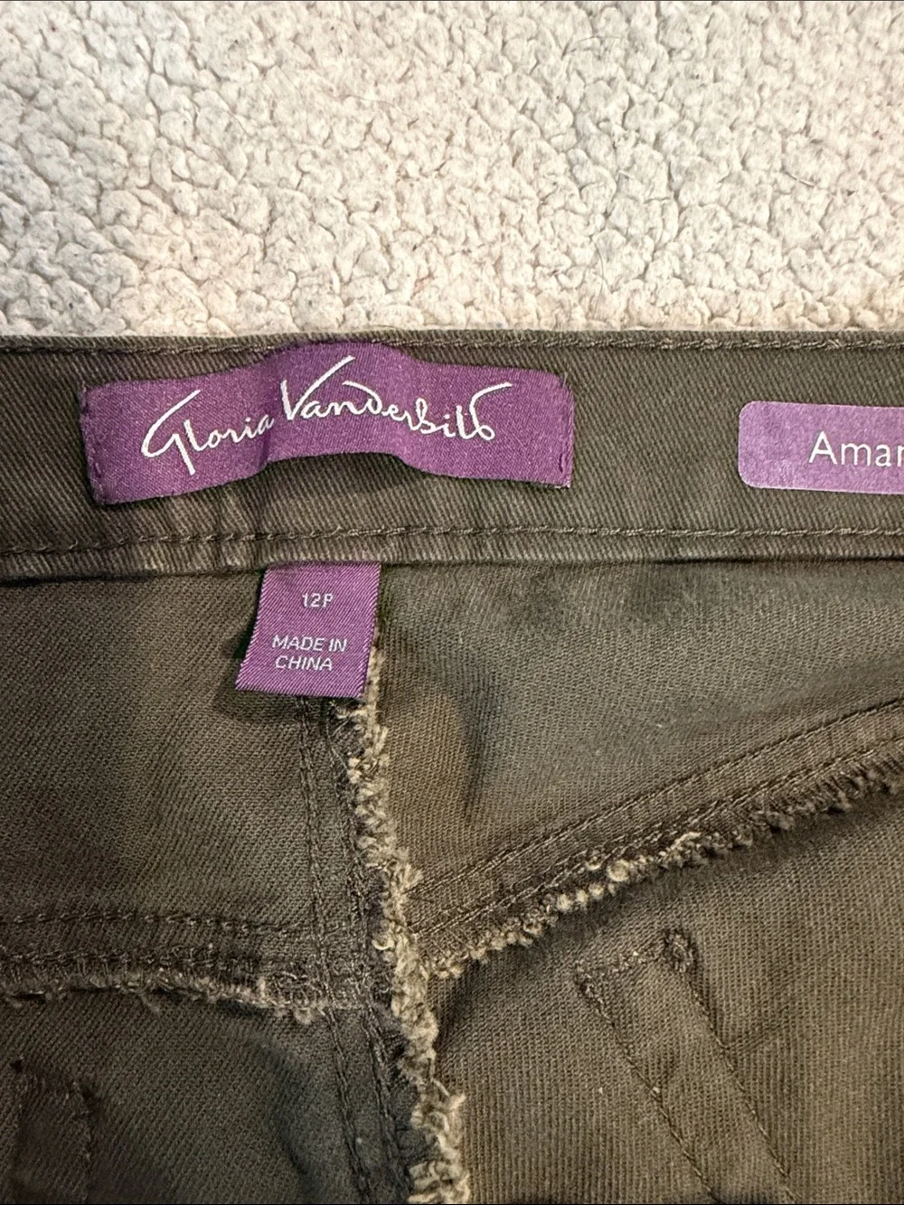 Gloria Vanderbilt Amanda Straight Leg Jeans in Olive Green